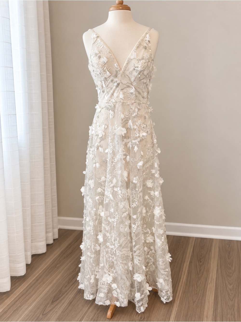 Dress the Population Floral Embellished Gown – NWT – Size Small